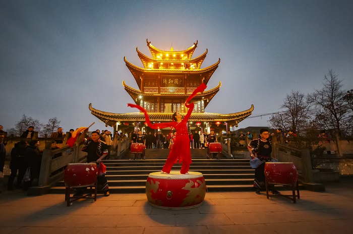 越“夜”越精彩 夜游文旅演藝賦能城鎮(zhèn)夜經(jīng)濟-6